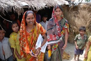 We could not possibly reach children in many communities without women vaccinators. F. Caillette/WHO