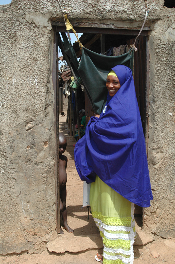 Zulaihatu is one of nearly 20 000 UNICEF-trained community mobilizers, influencers and communication experts in Nigeria, who offer advice and support to parents to keep their children healthy. © UNICEF Nigeria / Jasmine Pittenger