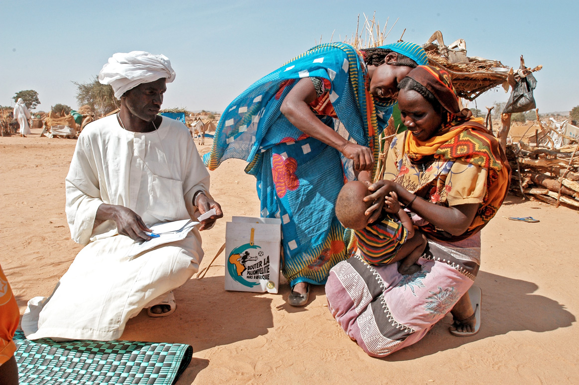 A child being vaccinated in Sudan's Darfur region © Jean-Marc Giboux